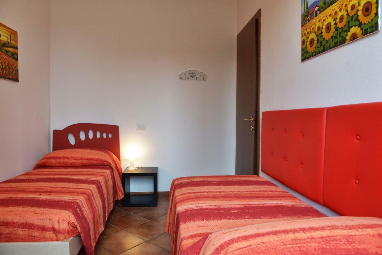 Casa Vacanze Serraglie Raffa Buitenkant foto