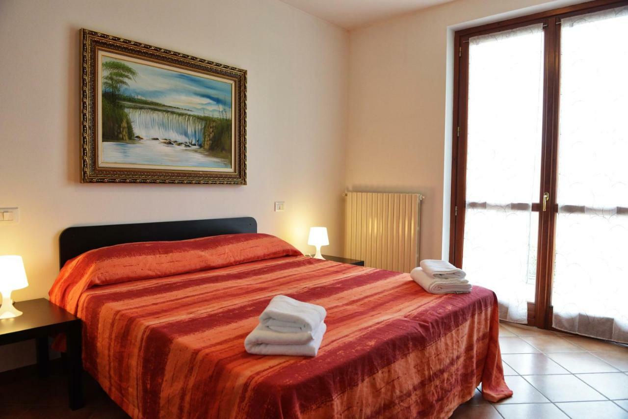 Casa Vacanze Serraglie Raffa Buitenkant foto